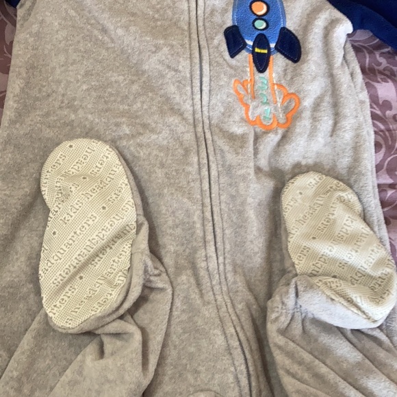 2- 4T Zipper Up Footie Pjs - Picture 8 of 8